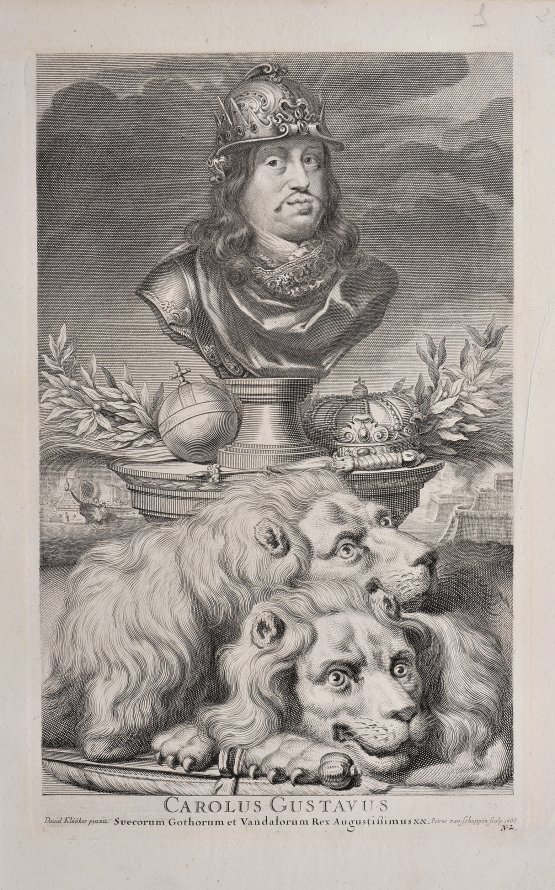 Miedzioryt przedstawia popiersie mężczyzny w hełmie na głowie, ubranego w zbroję i płaszcz. Mężczyzna w średnim wieku, z długimi włosami i cienkim wąsikiem. Poniżej korona i berło. Na pierwszym planie dwa lwy. Jest to Karol X Gustaw wg miedziorytu Piotra van Schuppena. 